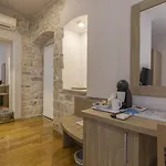 Tifani Luxury 2 Apartment