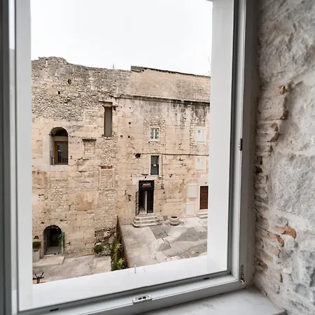 Tifani Luxury 2 * Split