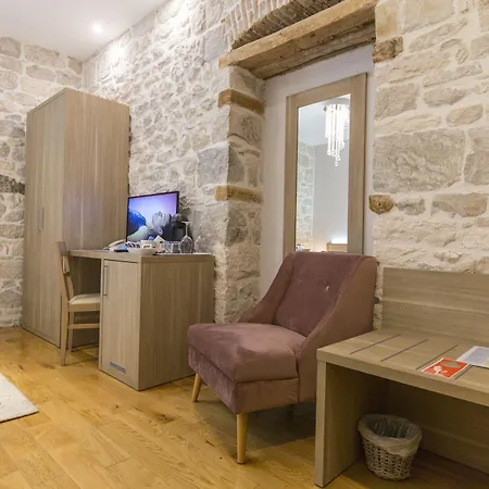 Tifani Luxury 2 * Split