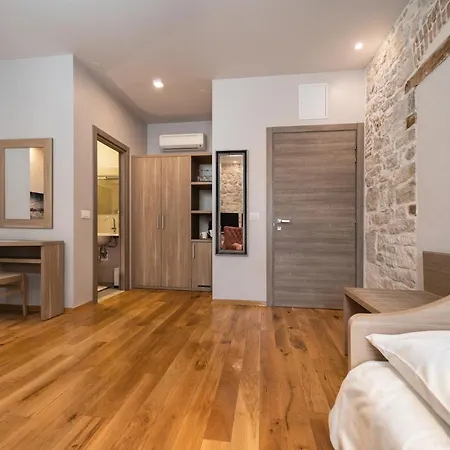 Tifani Luxury 2 아파트