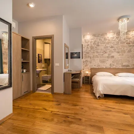 Tifani Luxury 2 아파트
