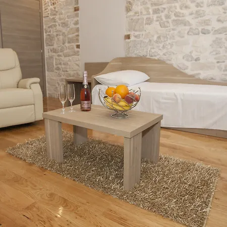 아파트 Tifani Luxury 2
